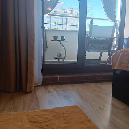 Hotel apartamentowy One-room Boutique At Sunrise